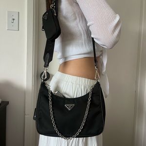 PRADA Nylon Re-Edition 2005 Shoulder Bag in Black